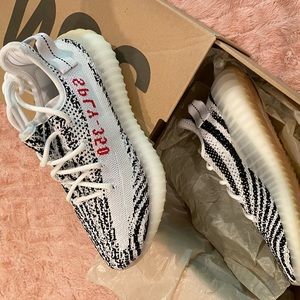SOLD🔴 Adidas Yeezy Boost Zebra🖤